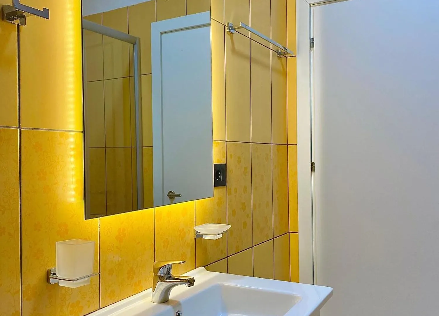Apartment Lulu Suites- Lime Golem